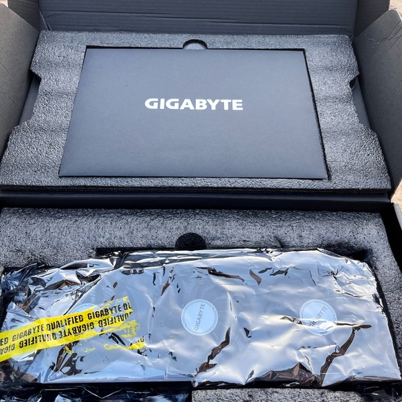 GIGABYTE GeForce RTX 3090 GAMING OC 24GB GDDR6X Graphics Card - Great Condition - Picture 13 of 13